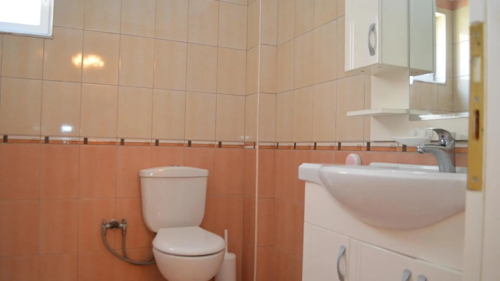 Red Apartment Saranda - 264 アルバニア