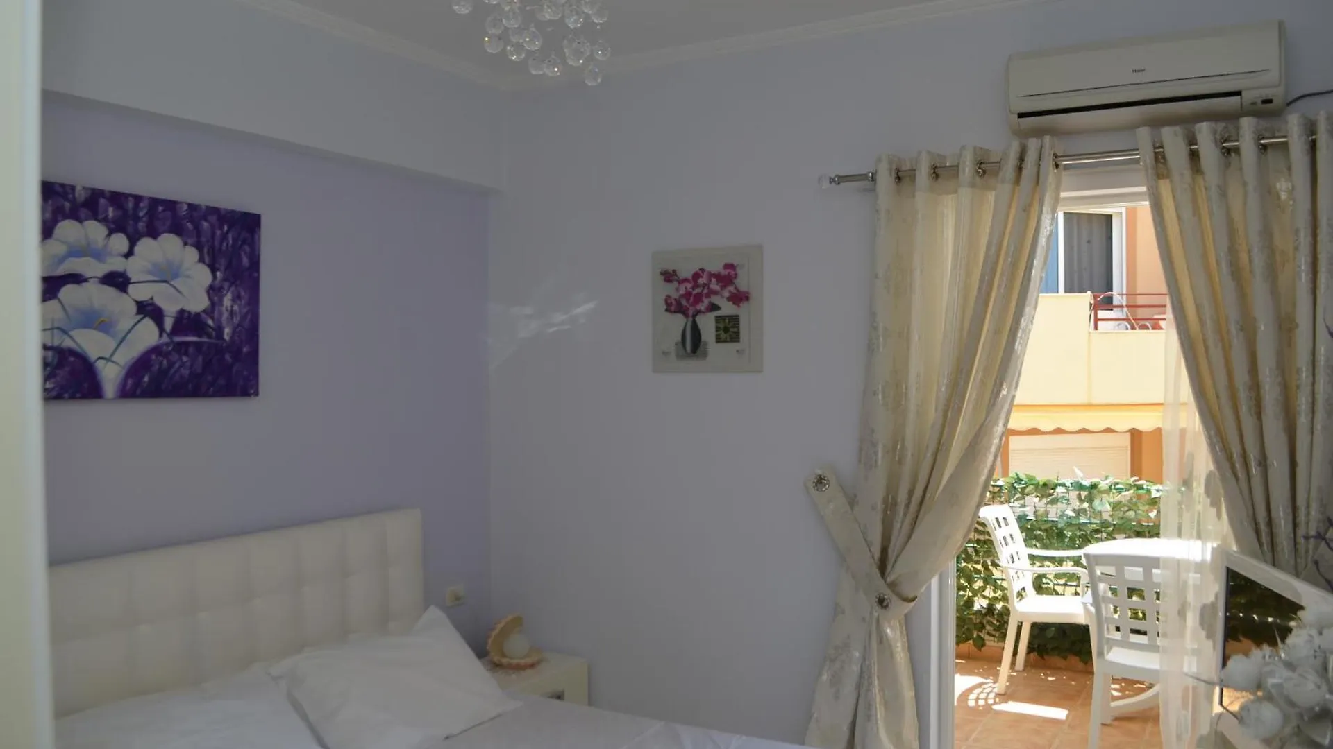 Red Apartment Saranda - 264 0*, Sarandë アルバニア