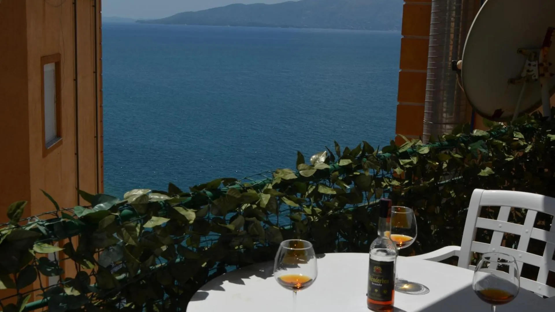 Red Apartment Saranda - 264 Sarandë