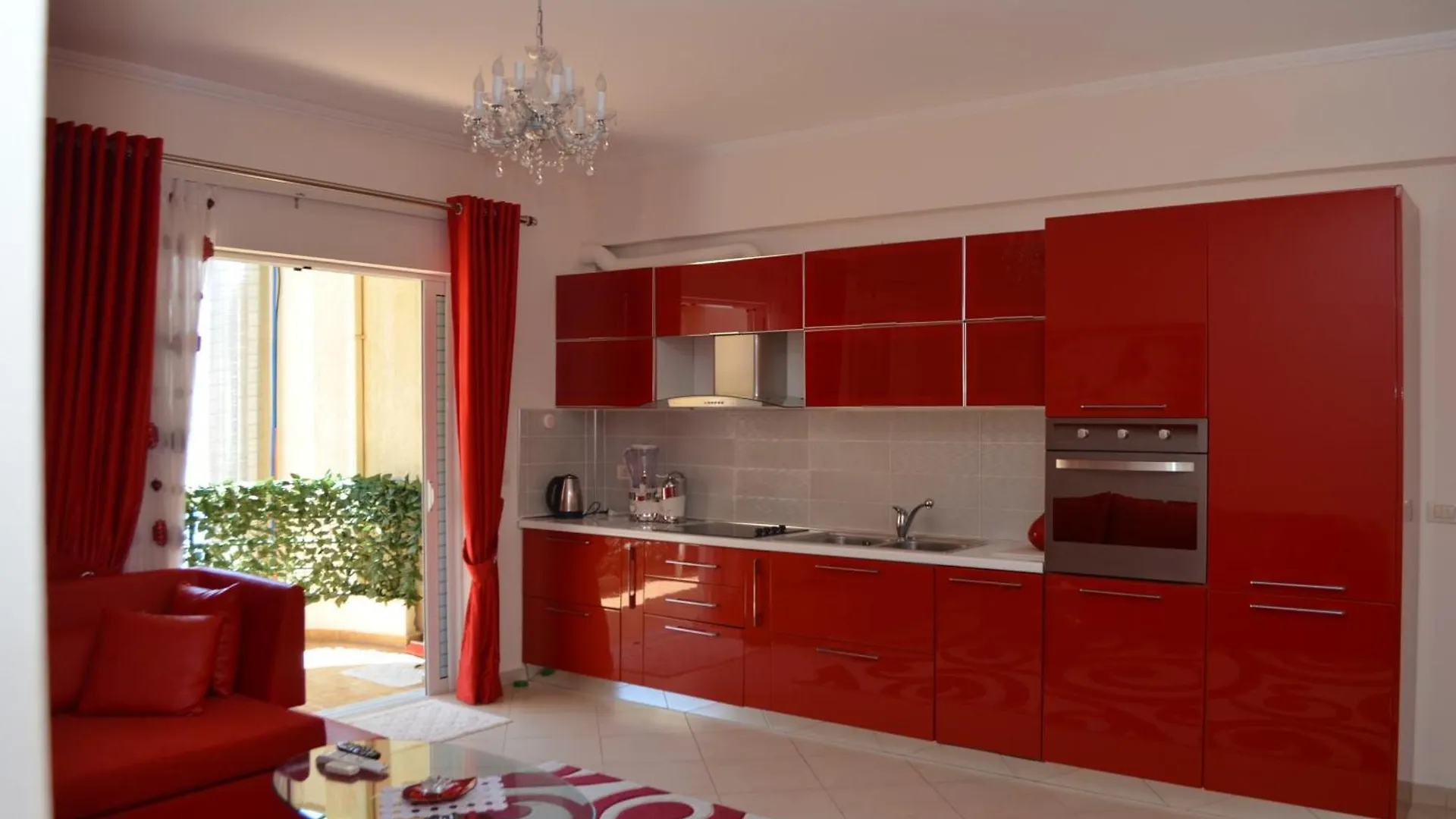 Red Apartment Saranda - 264 0*, Sarandë アルバニア